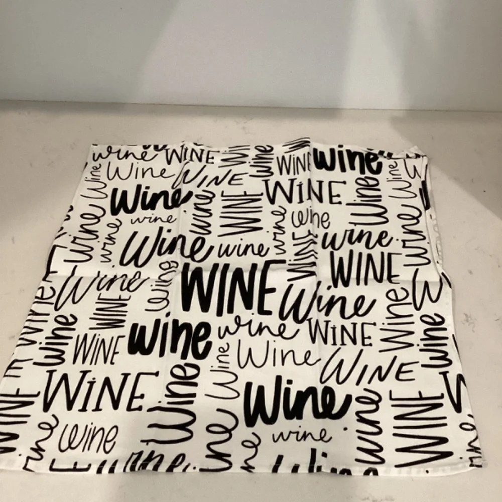NEW Set of 2 Black & White Beer/ Wine pattern kitchen / bar area towels 19x19”